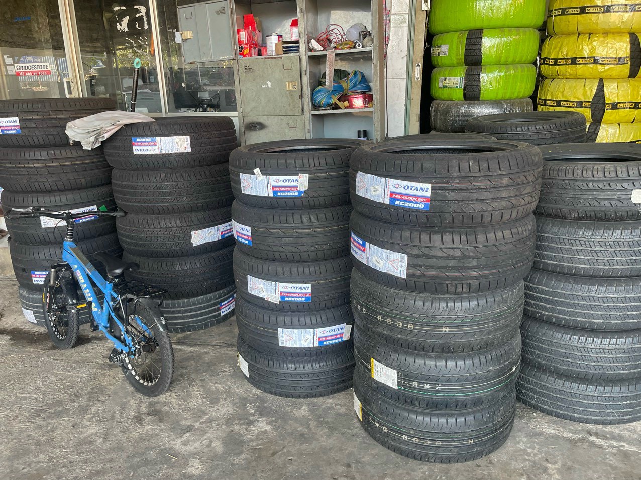 LỐP XE Ô TÔ - CÂY XĂNG DẦU 68 DĨ AN BÌNH DƯƠNG